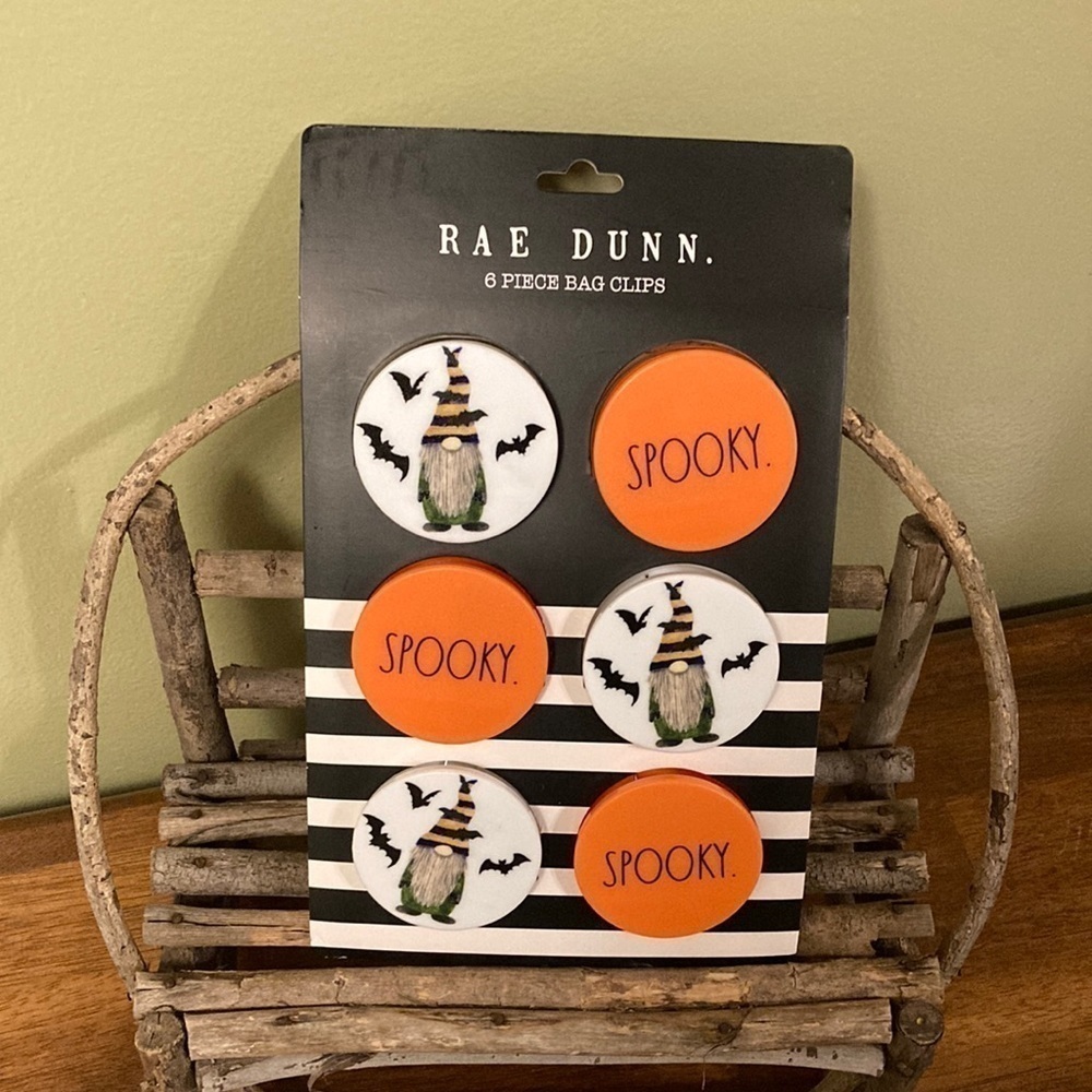 NEW Rae Dunn SPOOKY AND GNOMES W/ BATS 6 Piece Bag Chip Clips